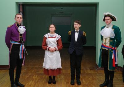 047