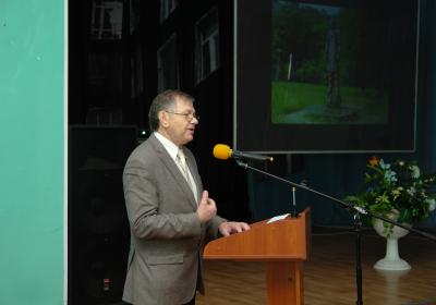 093